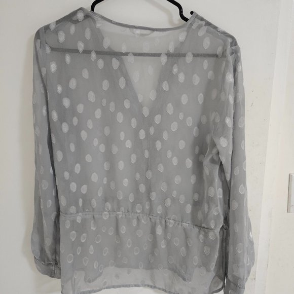 Grey top - Picture 1 of 1
